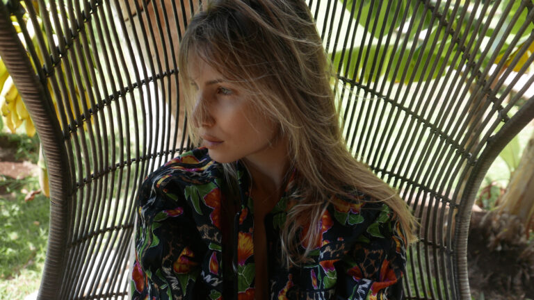 Easter Island: Look 3