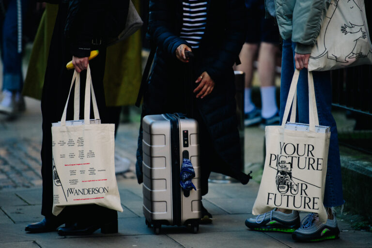 New Rules, New Talents: Los detalles de la nueva campaña de J.W Anderson New Rules, New Talents: Los detalles de la nueva campaña de J.W Anderson