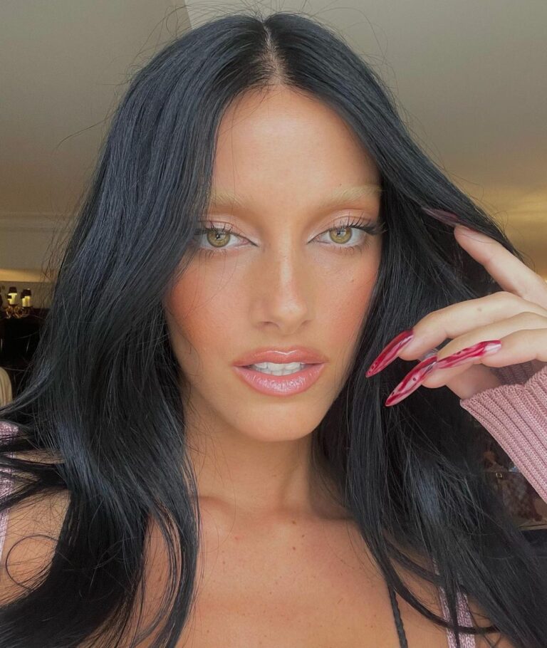 LB BEAUTY: ENTERATE TODO SOBRE LA TENDENCIA DE LAS CEJAS DECOLORADAS LB BEAUTY: ENTERATE TODO SOBRE LA TENDENCIA DE LAS CEJAS DECOLORADAS