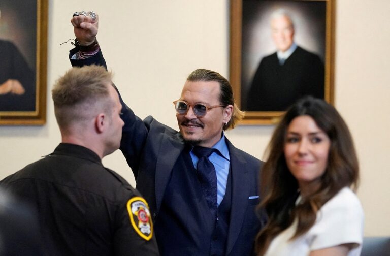 JOHNNY DEPP LE GANÓ EL JUICIO POR DIFAMACIÓN A AMBER HEARD JOHNNY DEPP LE GANÓ EL JUICIO POR DIFAMACIÓN A AMBER HEARD